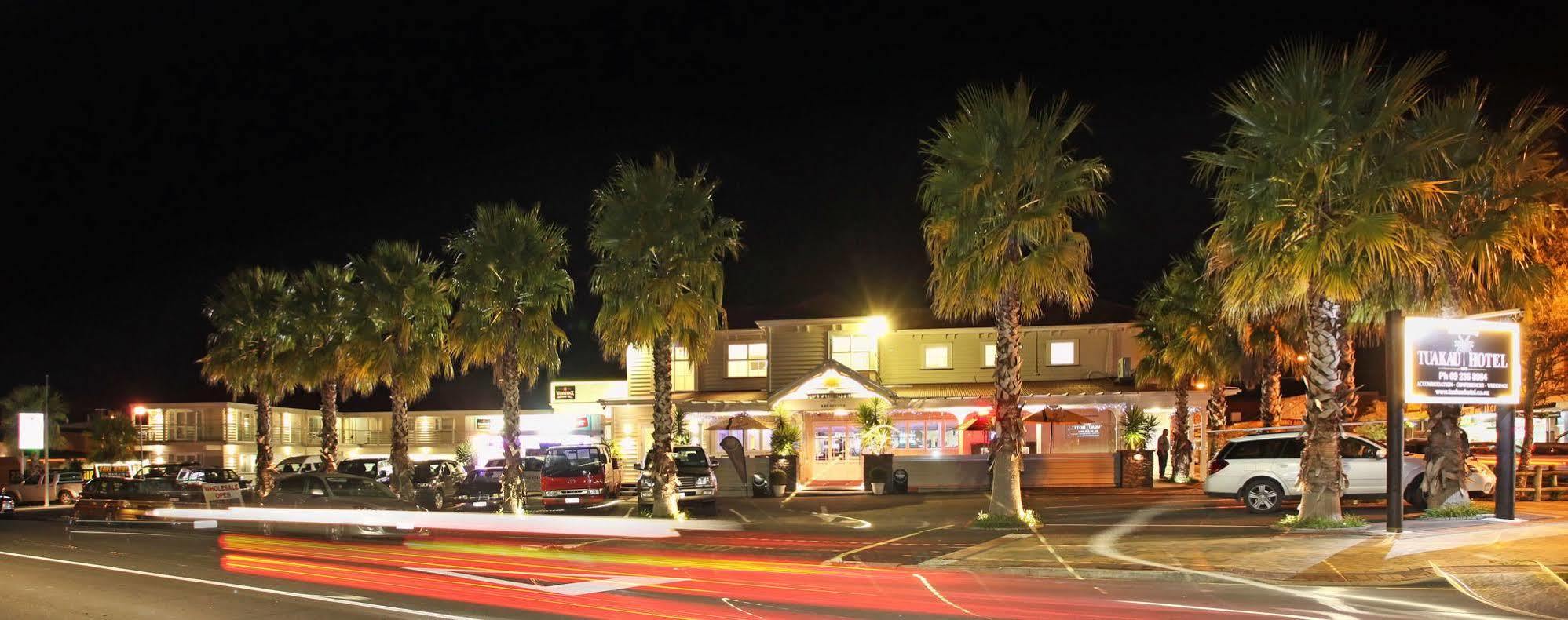 Tuakau Hotel Exterior photo