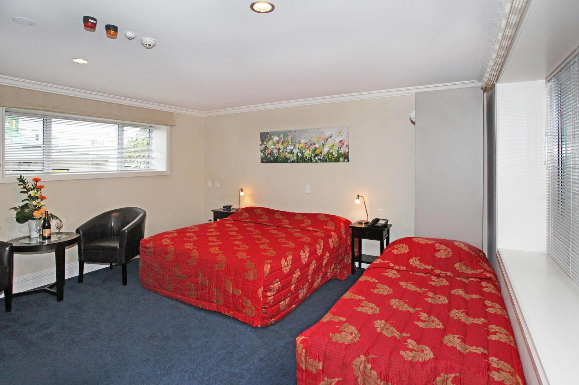 Tuakau Hotel Exterior photo